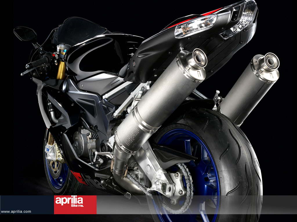 Aprilia_RSV_1000_R_Factory